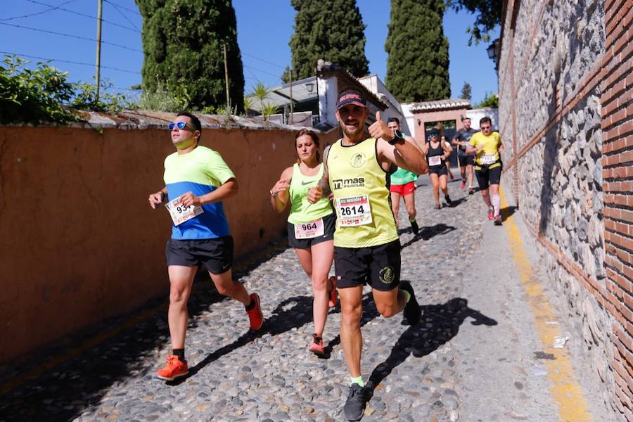 Un total de 13.1 kilómetros, dos menos que la pasada edición, y un desnivel acumulado de 207 metros de auténtica belleza por los barrios del Albaicín y el Sacromonte, dejando la Alhambra a la espalda, sin dejar de recorrer también los espacios más emblemáticos de la capital