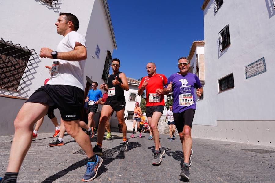 Un total de 13.1 kilómetros, dos menos que la pasada edición, y un desnivel acumulado de 207 metros de auténtica belleza por los barrios del Albaicín y el Sacromonte, dejando la Alhambra a la espalda, sin dejar de recorrer también los espacios más emblemáticos de la capital