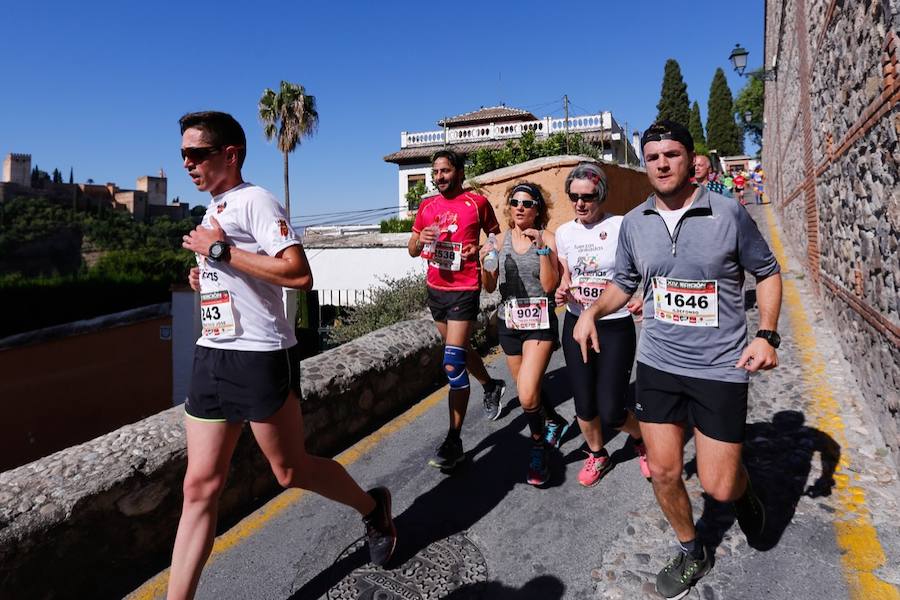 Un total de 13.1 kilómetros, dos menos que la pasada edición, y un desnivel acumulado de 207 metros de auténtica belleza por los barrios del Albaicín y el Sacromonte, dejando la Alhambra a la espalda, sin dejar de recorrer también los espacios más emblemáticos de la capital