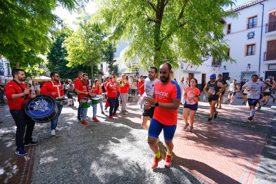 Un total de 13.1 kilómetros, dos menos que la pasada edición, y un desnivel acumulado de 207 metros de auténtica belleza por los barrios del Albaicín y el Sacromonte, dejando la Alhambra a la espalda, sin dejar de recorrer también los espacios más emblemáticos de la capital