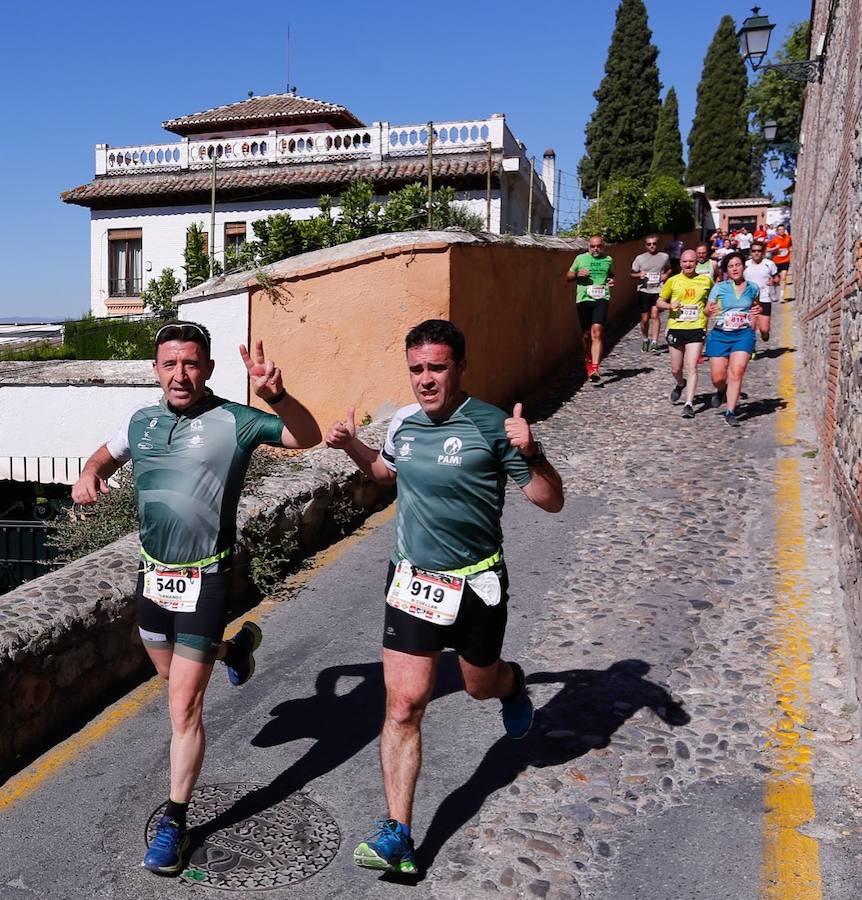 Un total de 13.1 kilómetros, dos menos que la pasada edición, y un desnivel acumulado de 207 metros de auténtica belleza por los barrios del Albaicín y el Sacromonte, dejando la Alhambra a la espalda, sin dejar de recorrer también los espacios más emblemáticos de la capital