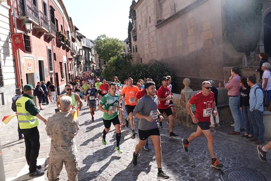 Un total de 13.1 kilómetros, dos menos que la pasada edición, y un desnivel acumulado de 207 metros de auténtica belleza por los barrios del Albaicín y el Sacromonte, dejando la Alhambra a la espalda, sin dejar de recorrer también los espacios más emblemáticos de la capital