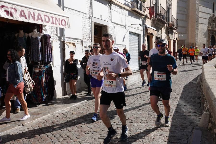 Un total de 13.1 kilómetros, dos menos que la pasada edición, y un desnivel acumulado de 207 metros de auténtica belleza por los barrios del Albaicín y el Sacromonte, dejando la Alhambra a la espalda, sin dejar de recorrer también los espacios más emblemáticos de la capital