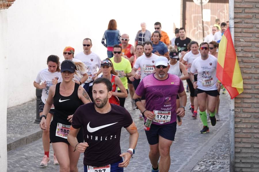 Un total de 13.1 kilómetros, dos menos que la pasada edición, y un desnivel acumulado de 207 metros de auténtica belleza por los barrios del Albaicín y el Sacromonte, dejando la Alhambra a la espalda, sin dejar de recorrer también los espacios más emblemáticos de la capital