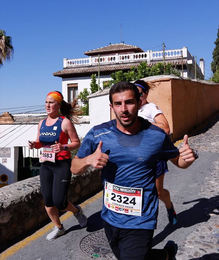 Un total de 13.1 kilómetros, dos menos que la pasada edición, y un desnivel acumulado de 207 metros de auténtica belleza por los barrios del Albaicín y el Sacromonte, dejando la Alhambra a la espalda, sin dejar de recorrer también los espacios más emblemáticos de la capital