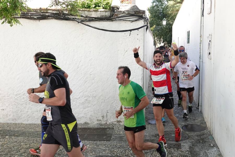 Un total de 13.1 kilómetros, dos menos que la pasada edición, y un desnivel acumulado de 207 metros de auténtica belleza por los barrios del Albaicín y el Sacromonte, dejando la Alhambra a la espalda, sin dejar de recorrer también los espacios más emblemáticos de la capital