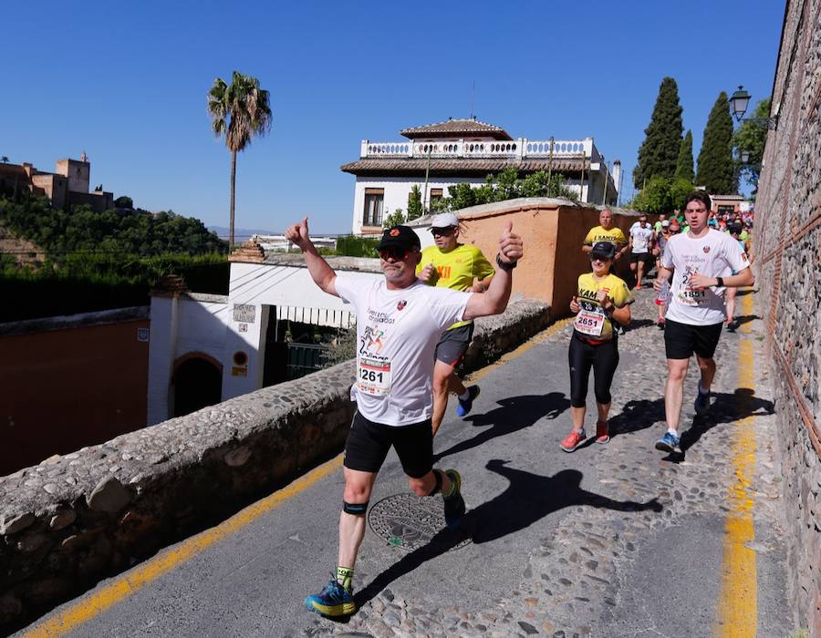 Un total de 13.1 kilómetros, dos menos que la pasada edición, y un desnivel acumulado de 207 metros de auténtica belleza por los barrios del Albaicín y el Sacromonte, dejando la Alhambra a la espalda, sin dejar de recorrer también los espacios más emblemáticos de la capital