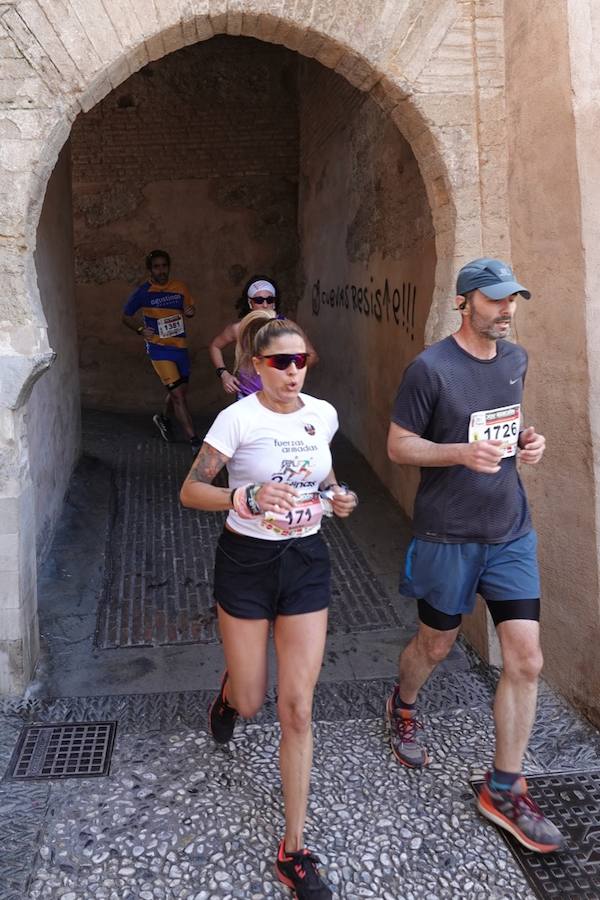 Un total de 13.1 kilómetros, dos menos que la pasada edición, y un desnivel acumulado de 207 metros de auténtica belleza por los barrios del Albaicín y el Sacromonte, dejando la Alhambra a la espalda, sin dejar de recorrer también los espacios más emblemáticos de la capital