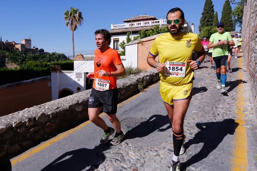 Un total de 13.1 kilómetros, dos menos que la pasada edición, y un desnivel acumulado de 207 metros de auténtica belleza por los barrios del Albaicín y el Sacromonte, dejando la Alhambra a la espalda, sin dejar de recorrer también los espacios más emblemáticos de la capital