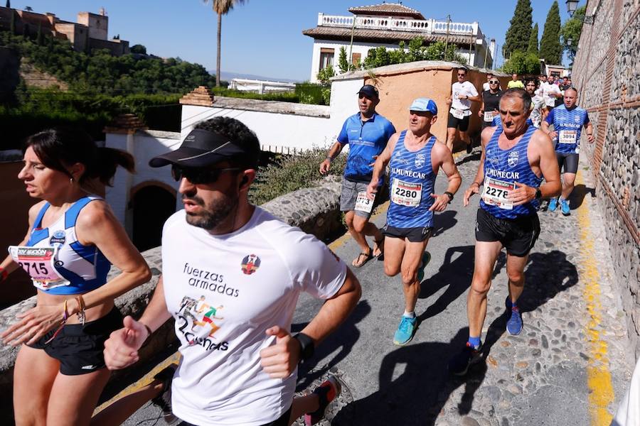 Un total de 13.1 kilómetros, dos menos que la pasada edición, y un desnivel acumulado de 207 metros de auténtica belleza por los barrios del Albaicín y el Sacromonte, dejando la Alhambra a la espalda, sin dejar de recorrer también los espacios más emblemáticos de la capital