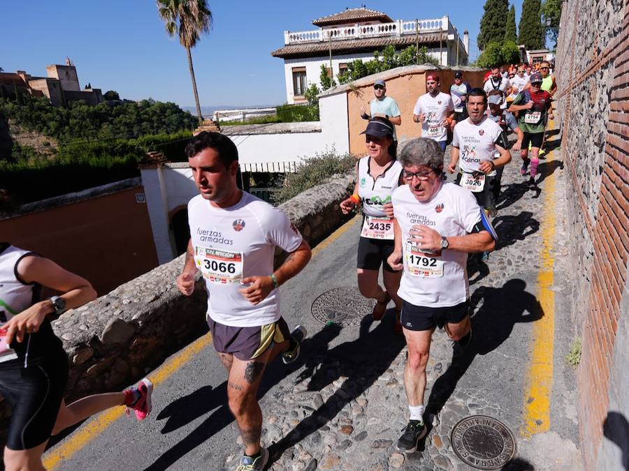 Un total de 13.1 kilómetros, dos menos que la pasada edición, y un desnivel acumulado de 207 metros de auténtica belleza por los barrios del Albaicín y el Sacromonte, dejando la Alhambra a la espalda, sin dejar de recorrer también los espacios más emblemáticos de la capital