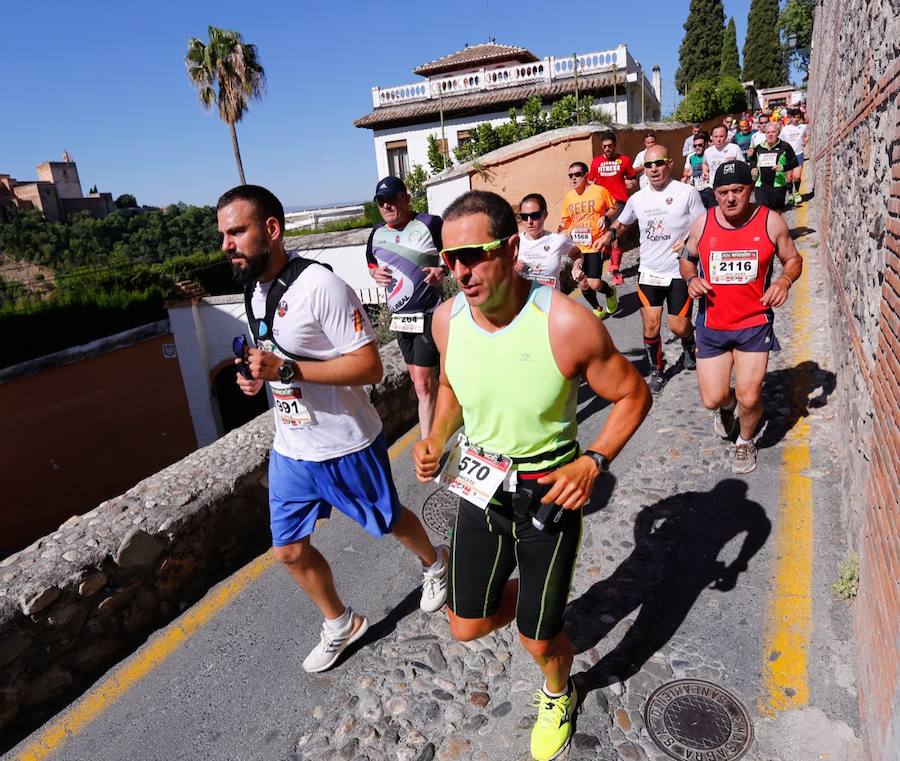 Un total de 13.1 kilómetros, dos menos que la pasada edición, y un desnivel acumulado de 207 metros de auténtica belleza por los barrios del Albaicín y el Sacromonte, dejando la Alhambra a la espalda, sin dejar de recorrer también los espacios más emblemáticos de la capital