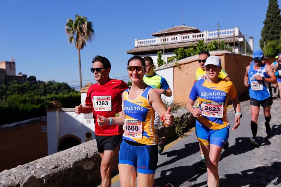 Un total de 13.1 kilómetros, dos menos que la pasada edición, y un desnivel acumulado de 207 metros de auténtica belleza por los barrios del Albaicín y el Sacromonte, dejando la Alhambra a la espalda, sin dejar de recorrer también los espacios más emblemáticos de la capital