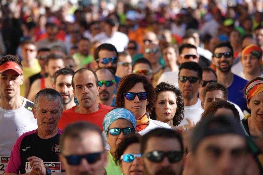 Un total de 13.1 kilómetros, dos menos que la pasada edición, y un desnivel acumulado de 207 metros de auténtica belleza por los barrios del Albaicín y el Sacromonte, dejando la Alhambra a la espalda, sin dejar de recorrer también los espacios más emblemáticos de la capital