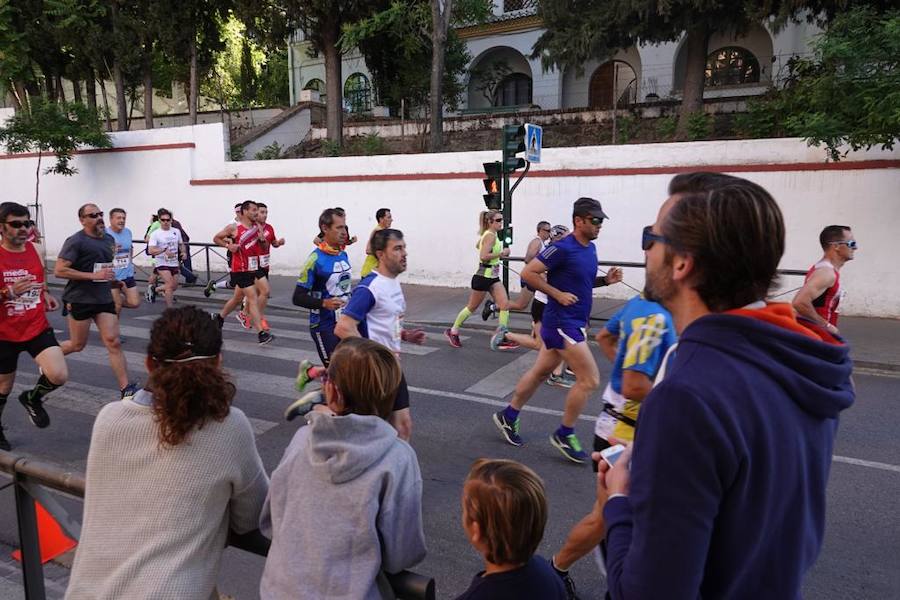 Un total de 13.1 kilómetros, dos menos que la pasada edición, y un desnivel acumulado de 207 metros de auténtica belleza por los barrios del Albaicín y el Sacromonte, dejando la Alhambra a la espalda, sin dejar de recorrer también los espacios más emblemáticos de la capital