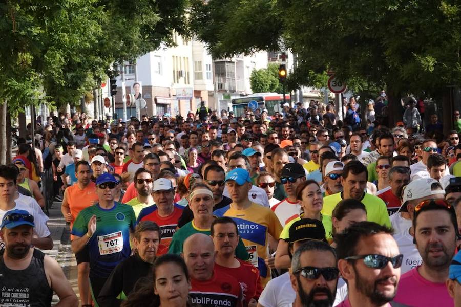 Un total de 13.1 kilómetros, dos menos que la pasada edición, y un desnivel acumulado de 207 metros de auténtica belleza por los barrios del Albaicín y el Sacromonte, dejando la Alhambra a la espalda, sin dejar de recorrer también los espacios más emblemáticos de la capital