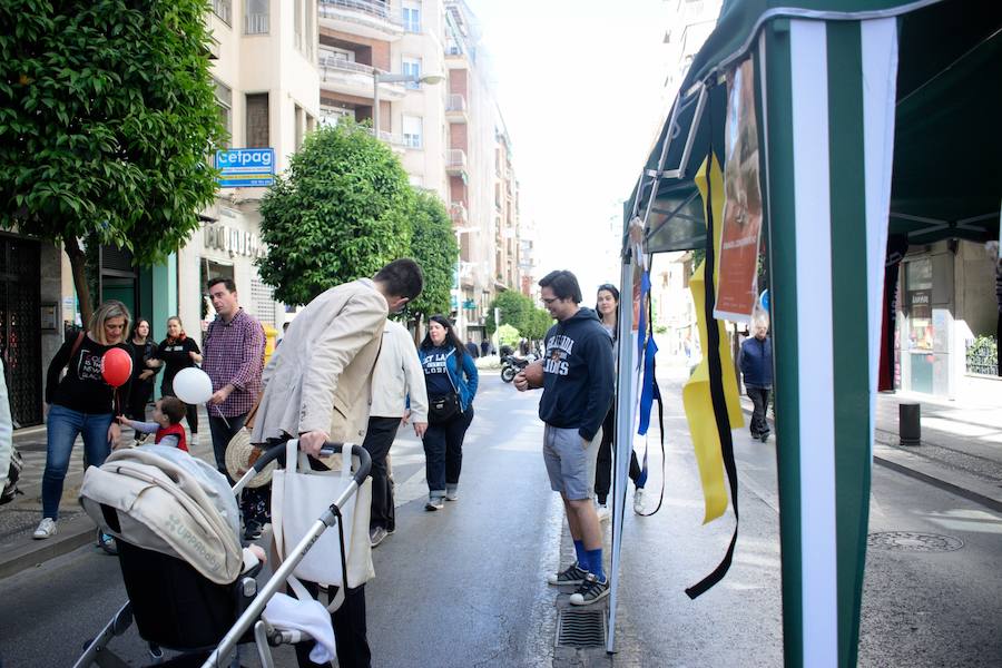 Otra jornada sin tráfico en el centro de la ciudad de Granada y con múltiples actividades para niños y mayores