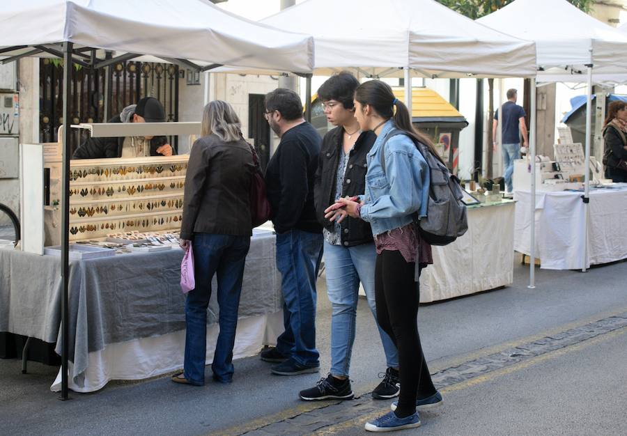 Otra jornada sin tráfico en el centro de la ciudad de Granada y con múltiples actividades para niños y mayores