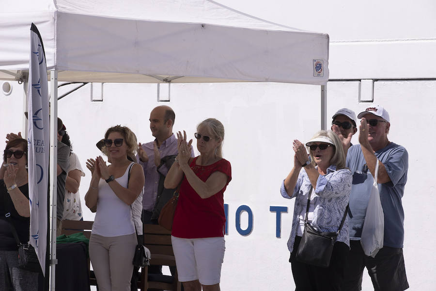 Algunos cruceristas han ido a las playas de Motril y otros, han disfrutado de un espectáculo flamenco a pie de barco