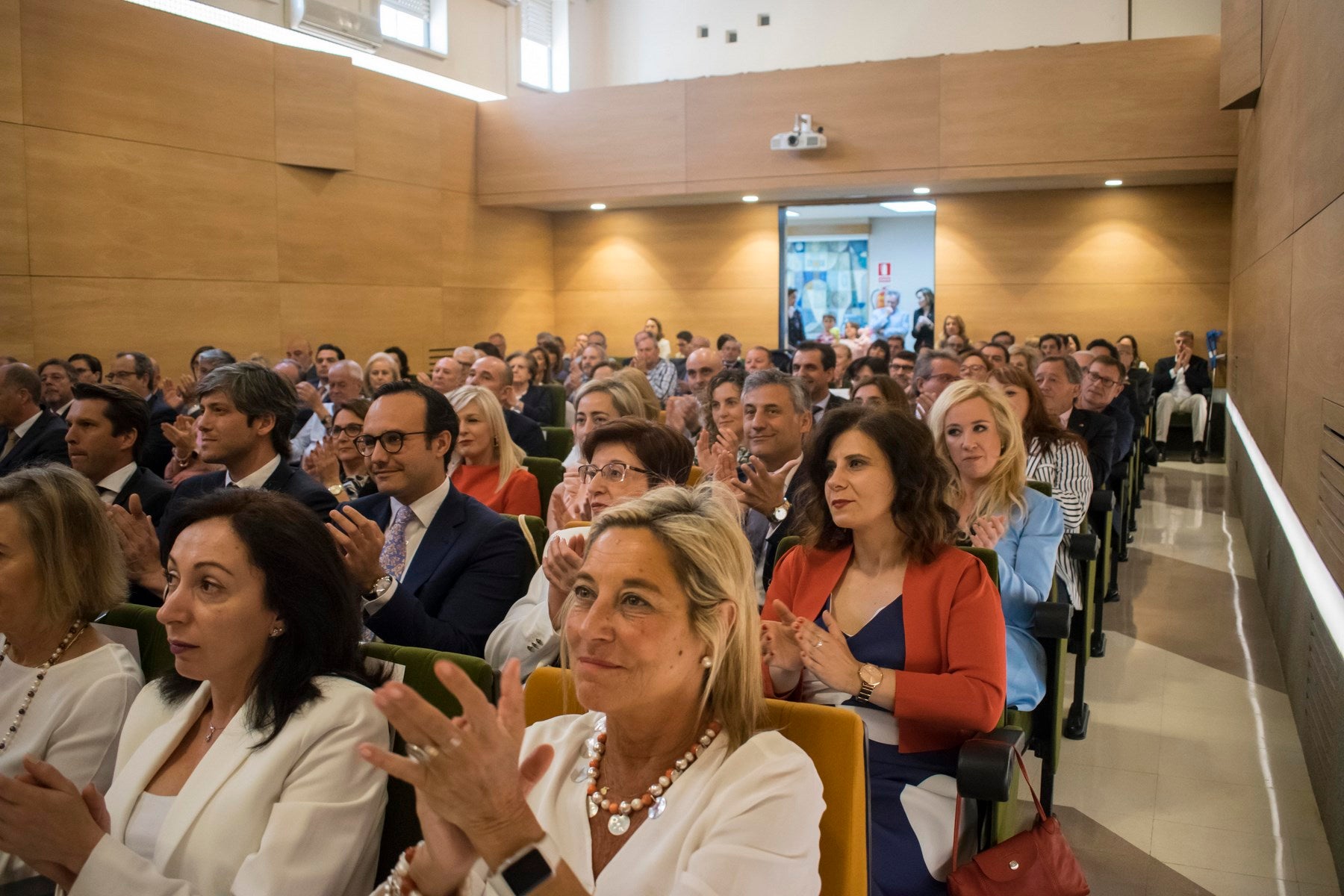Toma posesión de su cargo Manuel Fuentes, reelegido presidente de los farmacéuticos