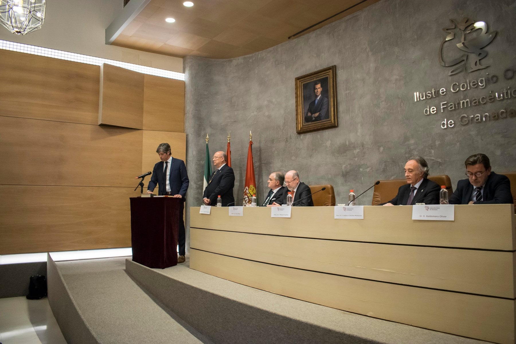 Toma posesión de su cargo Manuel Fuentes, reelegido presidente de los farmacéuticos