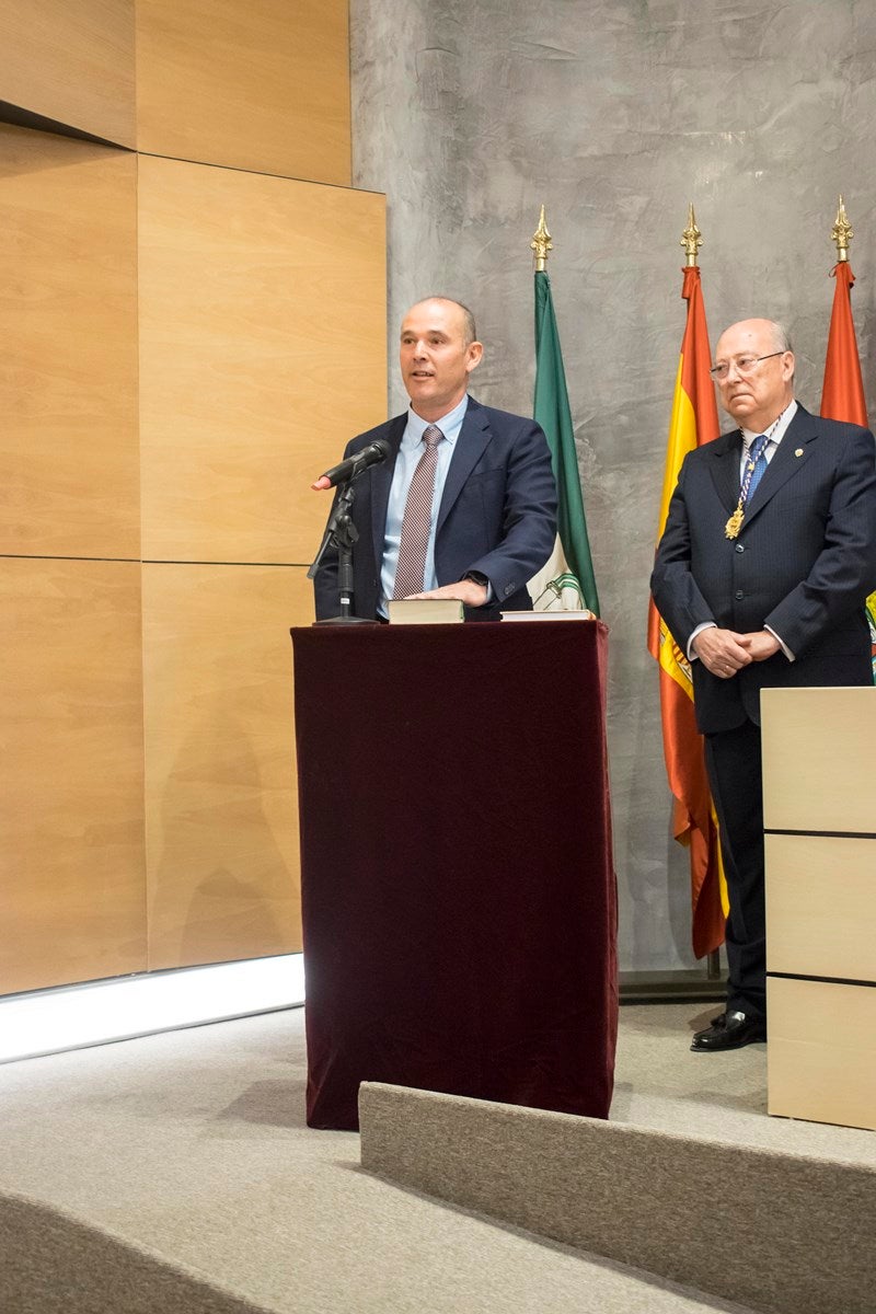 Toma posesión de su cargo Manuel Fuentes, reelegido presidente de los farmacéuticos