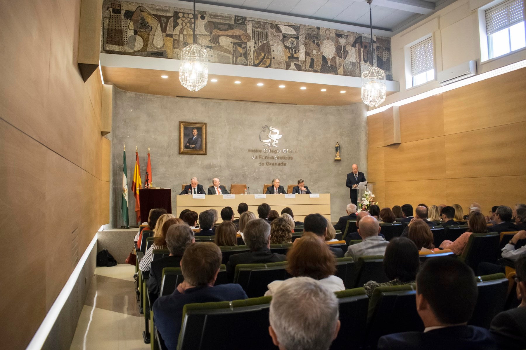 Toma posesión de su cargo Manuel Fuentes, reelegido presidente de los farmacéuticos