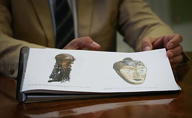 Galería. Detalle de una de las piezas cedidas por Juan Manuel Brazam.