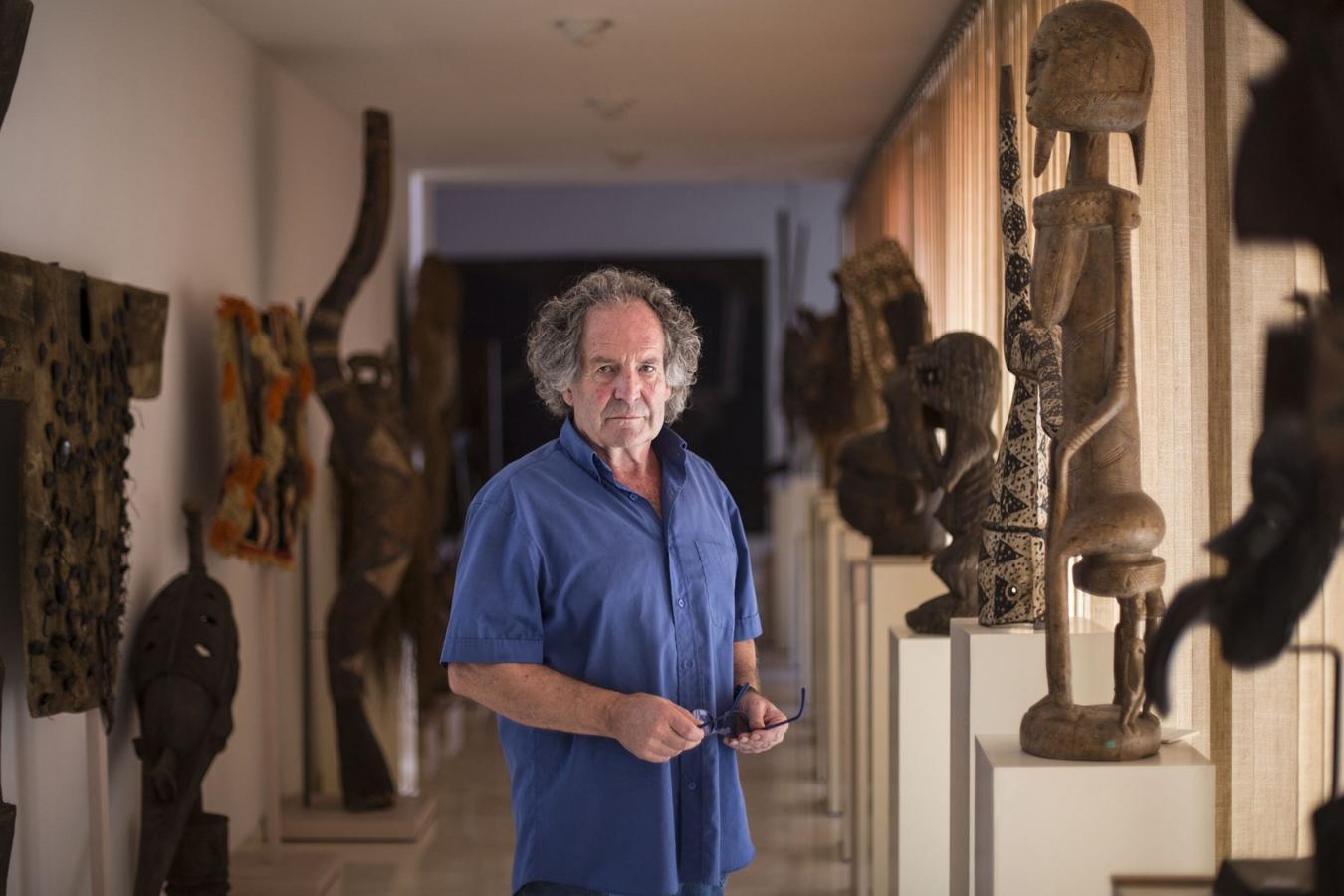 Esta mañana se ha celebrado en el Ayuntamiento el acto de donación del legado del pintor José Manuel Brazam a la ciudad de Granada. Más de 4.000 piezas donde se incluye una colección de arte africano única en España