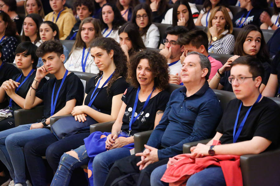 Cientos de alumnos de ESO y Bachillerato han participado en el IX Congreso del Proyecto de Iniciación a la Investigación e Innovación en Secundaria (PIIISA 2018-2019).