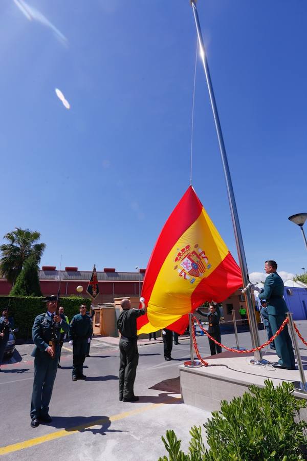 Además de la lectura del extracto de los decretos fundacionales del Cuerpo, la jornada ha servico para imponer las condecoraciones concedidas al personal de las unidades de la provincia