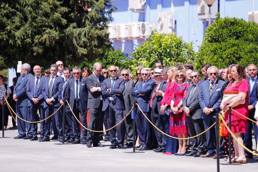 Además de la lectura del extracto de los decretos fundacionales del Cuerpo, la jornada ha servico para imponer las condecoraciones concedidas al personal de las unidades de la provincia