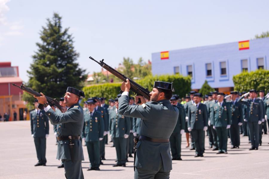 Además de la lectura del extracto de los decretos fundacionales del Cuerpo, la jornada ha servico para imponer las condecoraciones concedidas al personal de las unidades de la provincia