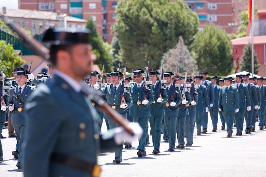 Además de la lectura del extracto de los decretos fundacionales del Cuerpo, la jornada ha servico para imponer las condecoraciones concedidas al personal de las unidades de la provincia