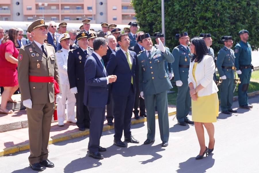 Además de la lectura del extracto de los decretos fundacionales del Cuerpo, la jornada ha servico para imponer las condecoraciones concedidas al personal de las unidades de la provincia