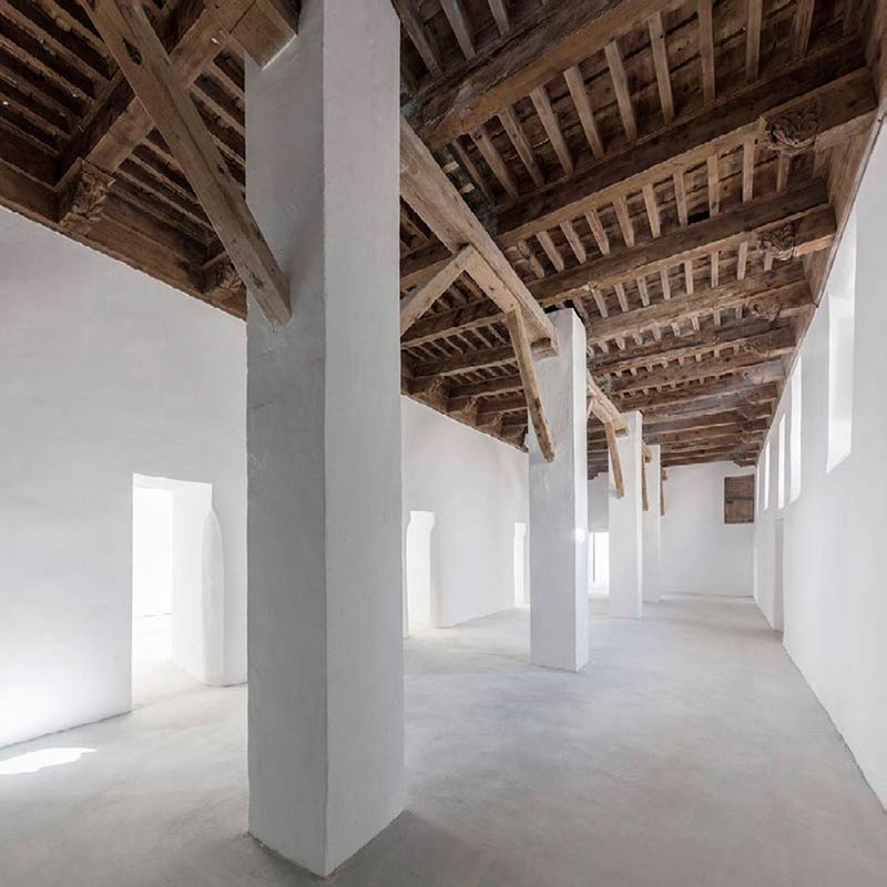 Premio García de Paredes interiorismo. Premio: Rehabilitación para sala de exposiciones. Convento de Santo Domingo. Antonio Jiménez Torrecillas y Elisa Valero Ramos.