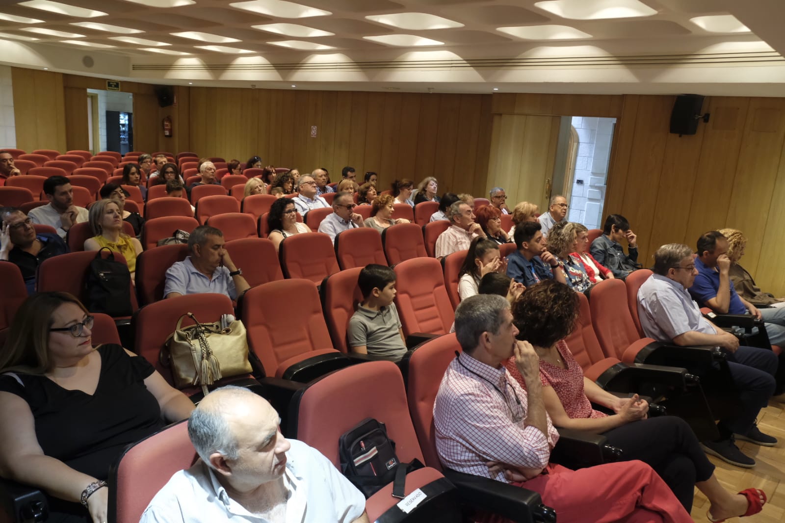 Considerada una enfermedad rara (afecta a una de cada tres mil setecientas personas), es la tercera causa de ceguera en los países desarrollados