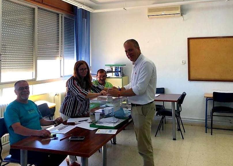 Fotos: Candidatos votando en los principales pueblos de la provincia