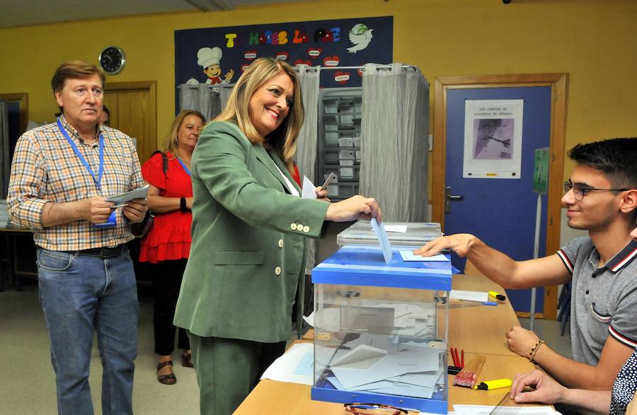 Fotos: Candidatos votando en los principales pueblos de la provincia