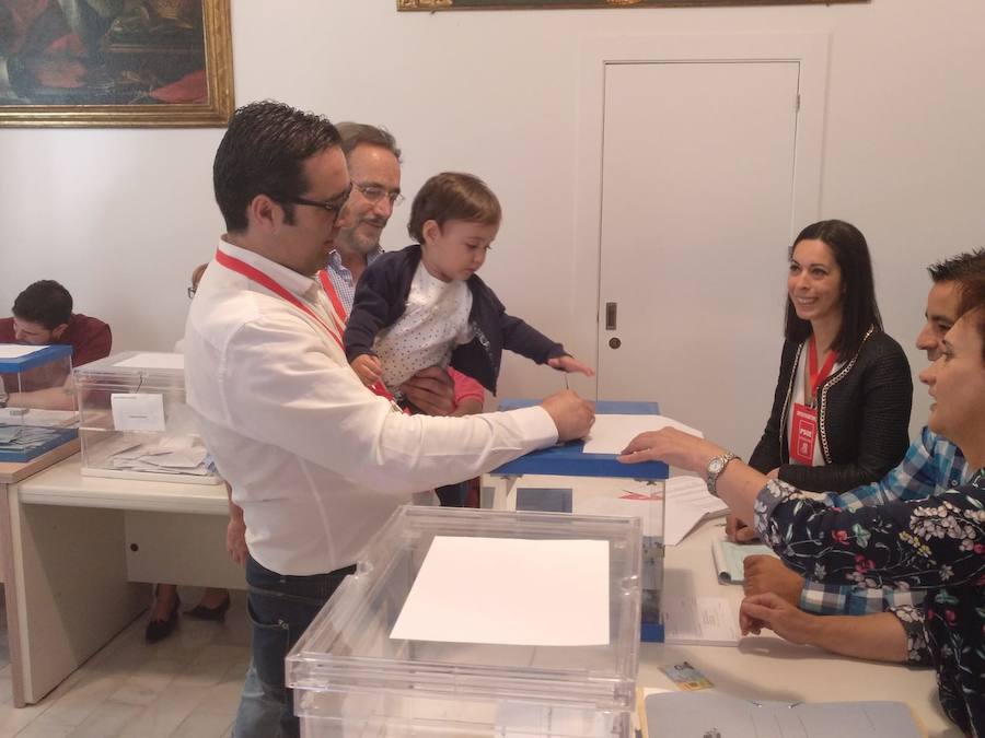 Fotos: Candidatos votando en los principales pueblos de la provincia