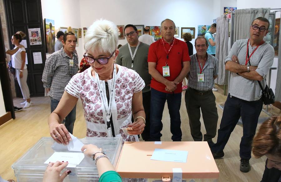 Fotos: Candidatos votando en los principales pueblos de la provincia