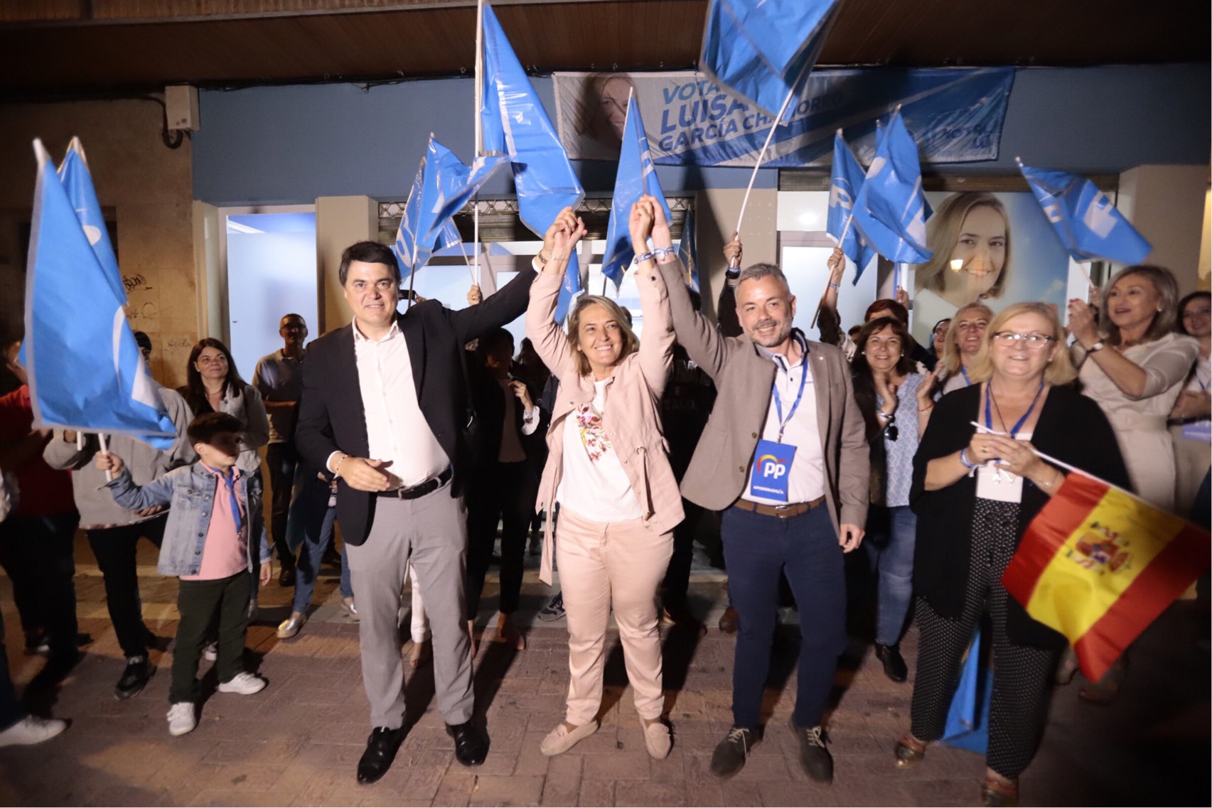 Noche electoral en la costa granadina