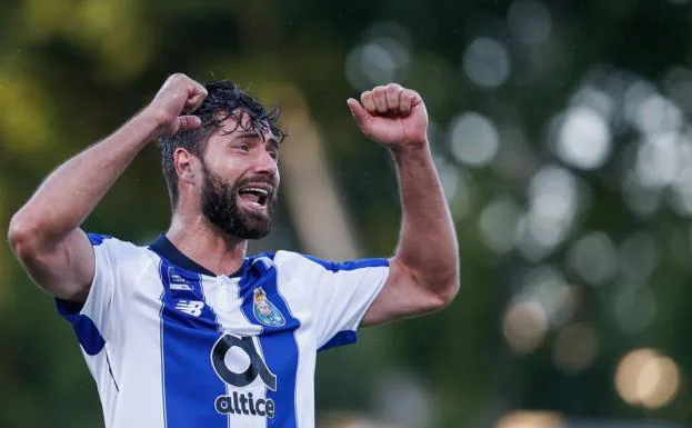 Felipe celebra el tanto anotado en la final de la Copa Portuguesa.