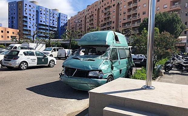 Furgoneta accidentada donde iba escondido el dinero