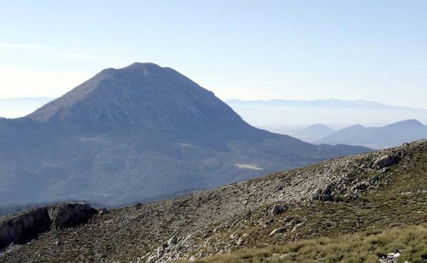 Ruta senderista en Granada: ascenso a la Sagra, el pico más alto de nuestro Altiplano