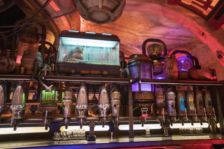 El parque temático parisino Disneyland ha estrenado estas espectaculares instalaciones dedicadas a la Guerra de las Galaxias