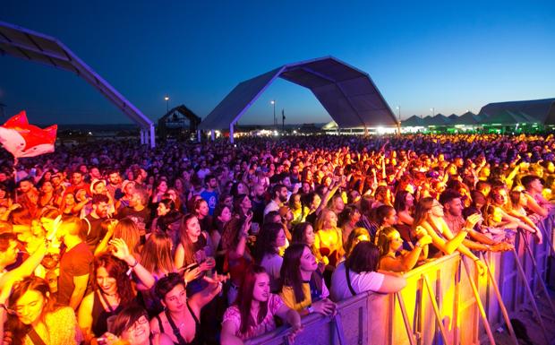 El festival de Granada Bull Music inicia segundo día de festival para superar los 30.0000 asistentes