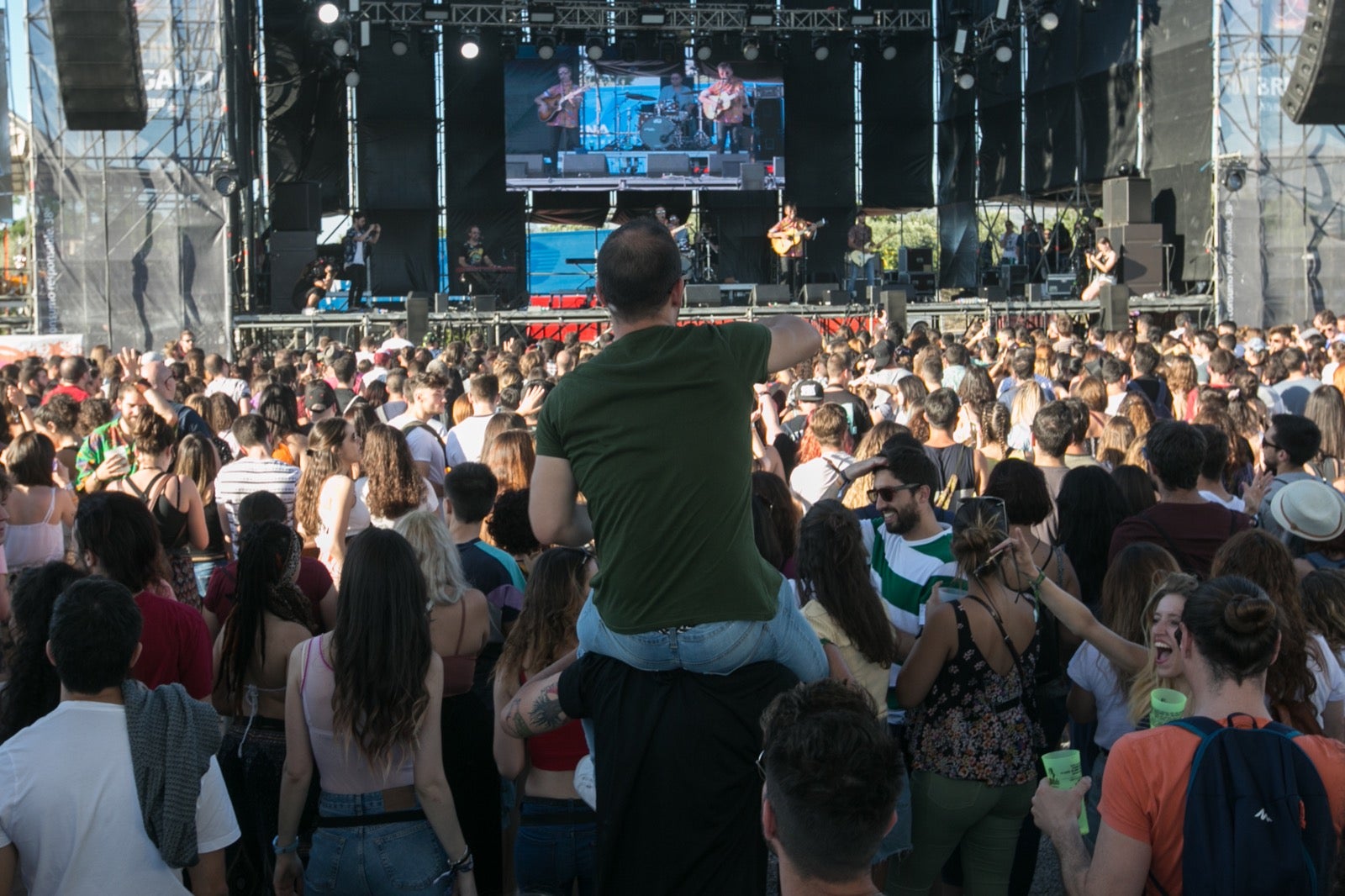 La organización espera cerrar esta edición con más de 30.000 visitantes disfrutando de dos días de música en el Cortijo del Conde