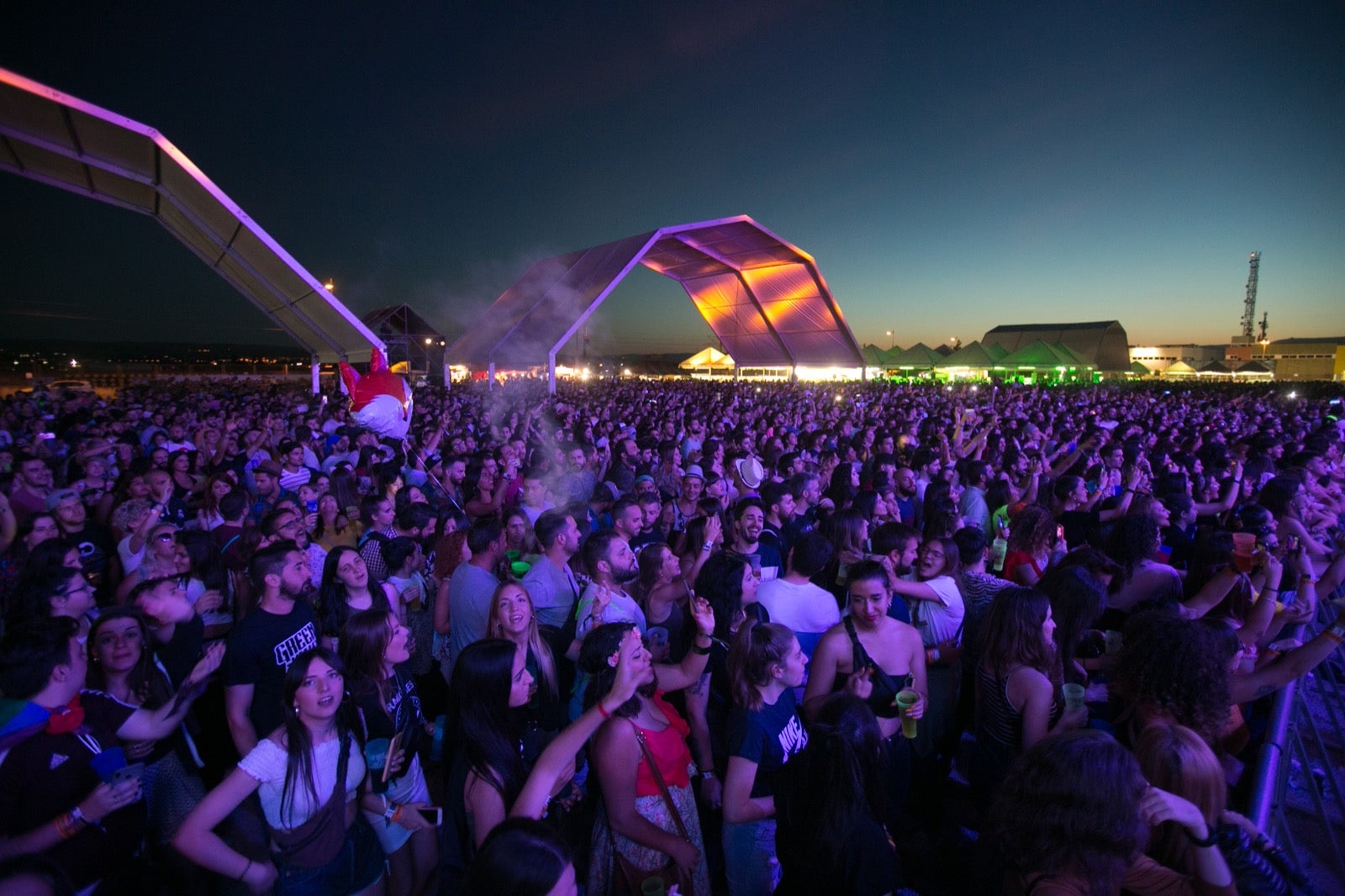 La organización espera cerrar esta edición con más de 30.000 visitantes disfrutando de dos días de música en el Cortijo del Conde