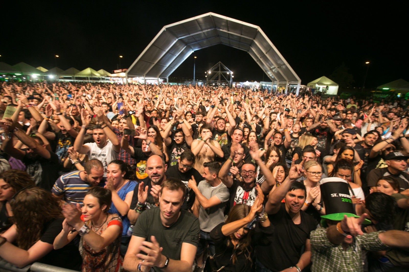 La organización espera cerrar esta edición con más de 30.000 visitantes disfrutando de dos días de música en el Cortijo del Conde